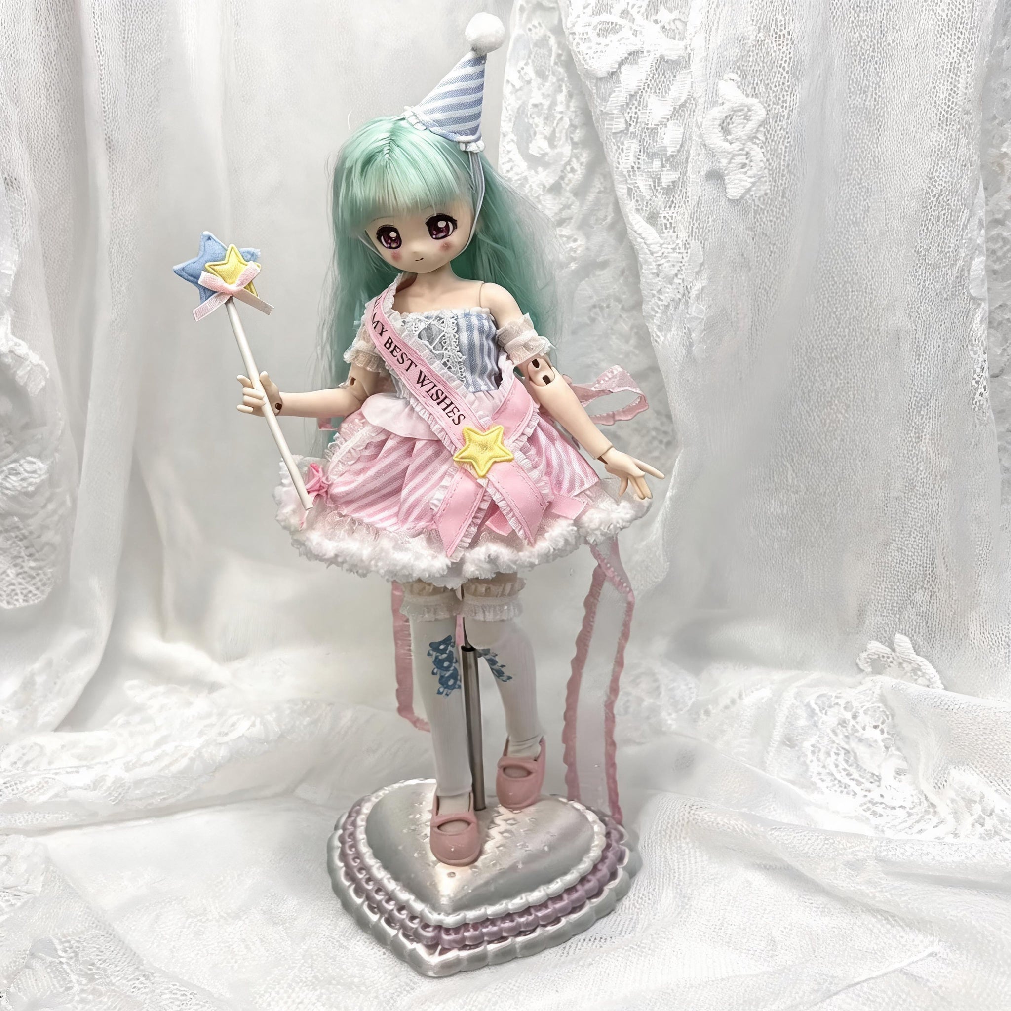 Lace Heart BJD Doll Stand