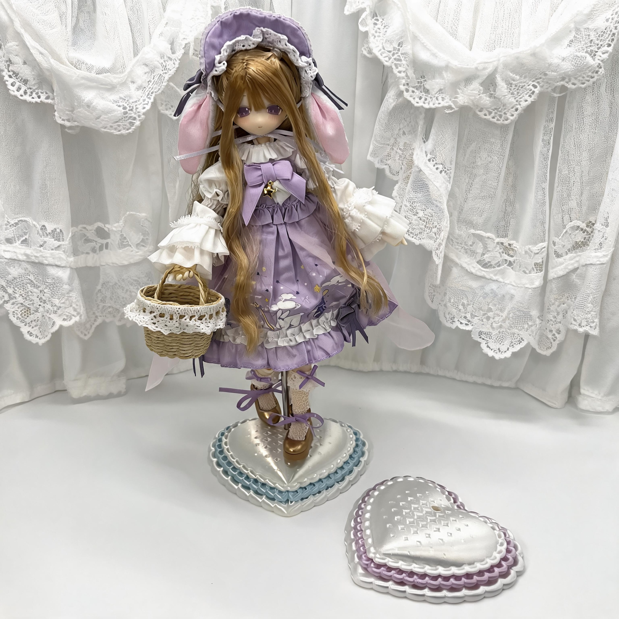 Lace Heart BJD Doll Stand